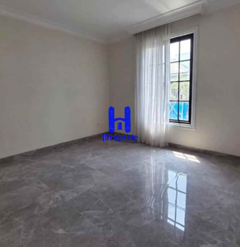 dijual rumah komplek citraland gama