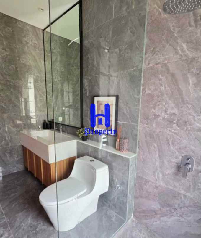 dijual rumah komplek citraland gama