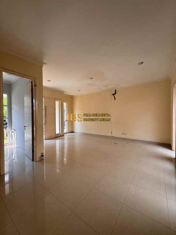 dijual rumah komplek citraland gama