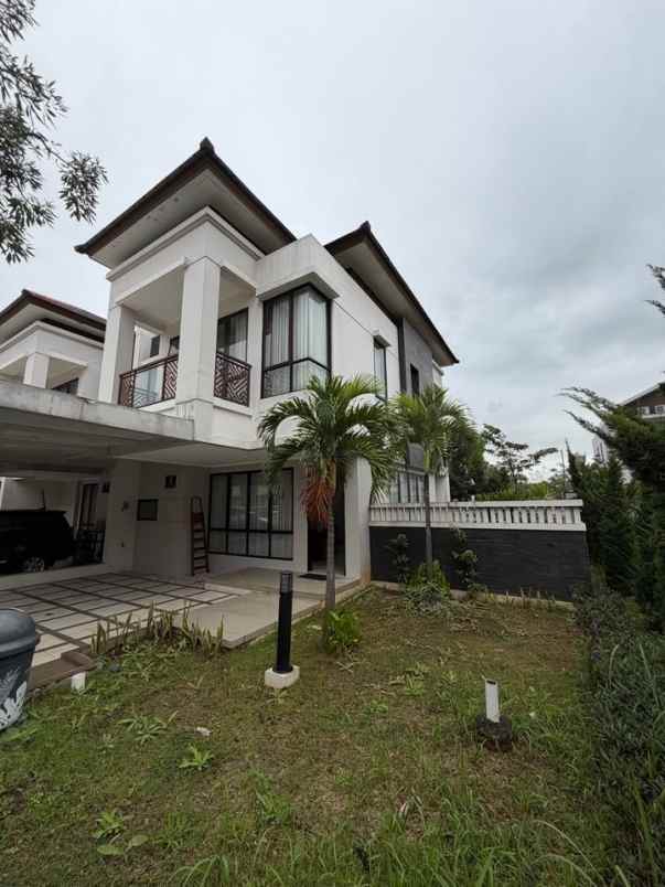 dijual rumah komplek elit podomoro park
