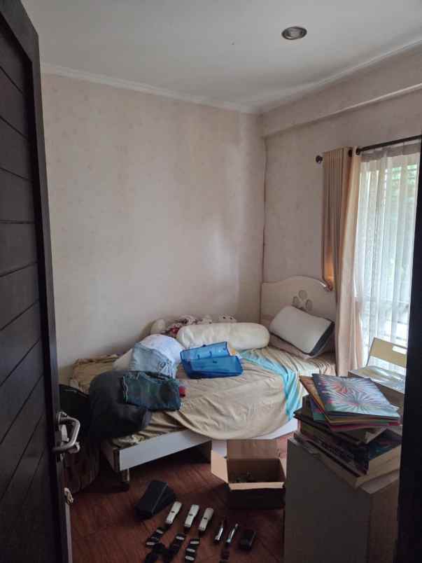 dijual rumah komplek golf arcamanik