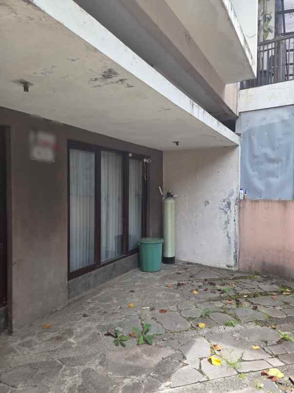 dijual rumah komplek golf arcamanik