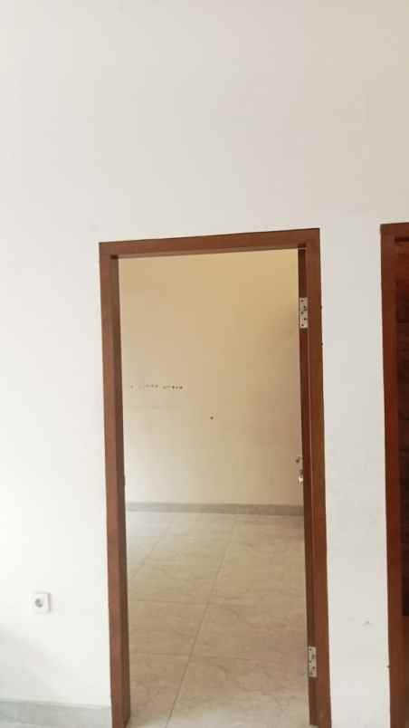 dijual rumah komplek griya kencana 2