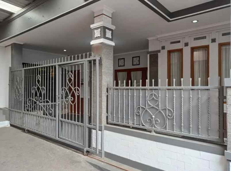 dijual rumah komplek kalijati jl