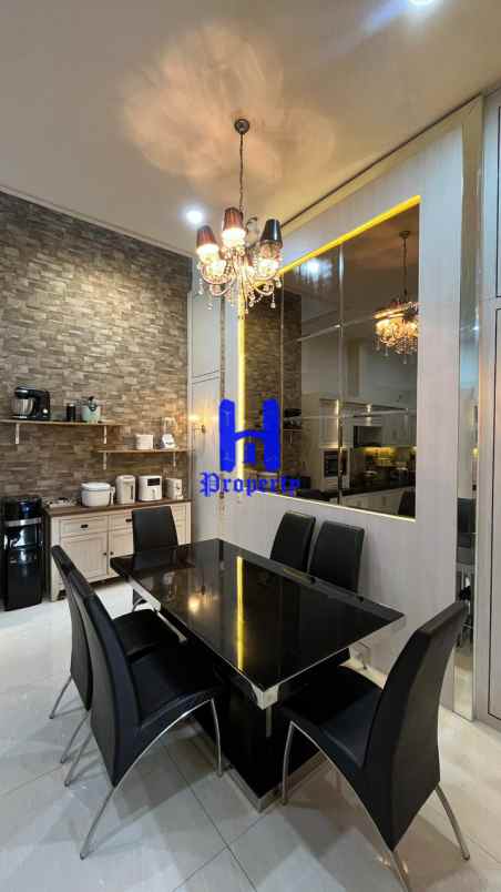 dijual rumah komplek krakatau palace 1