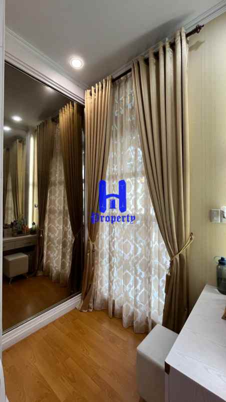 dijual rumah komplek krakatau palace 1