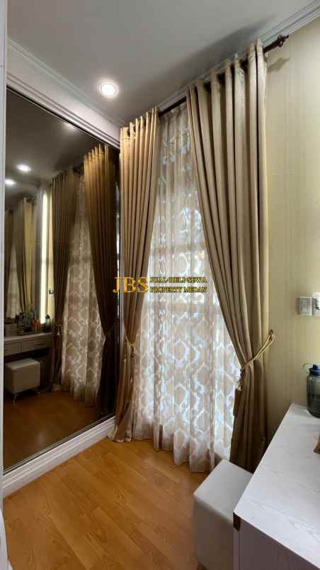 dijual rumah komplek krakatau palace 1