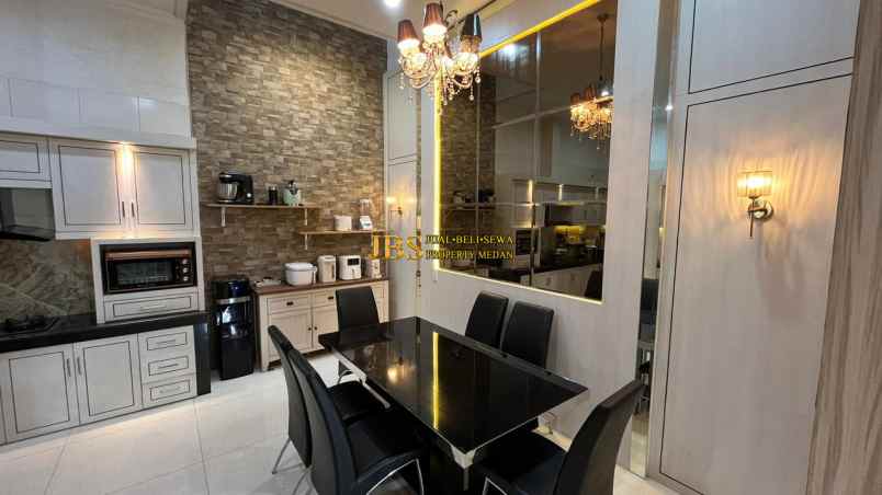 dijual rumah komplek krakatau palace 1