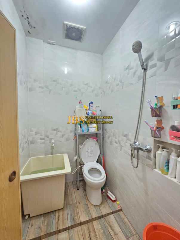 dijual rumah komplek mentari abadi