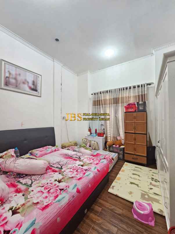 dijual rumah komplek mentari abadi