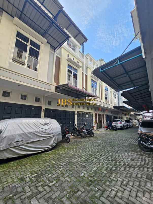 dijual rumah komplek mentari abadi