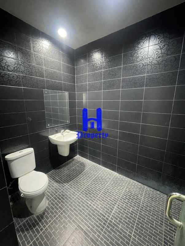 dijual rumah komplek mutiara residence