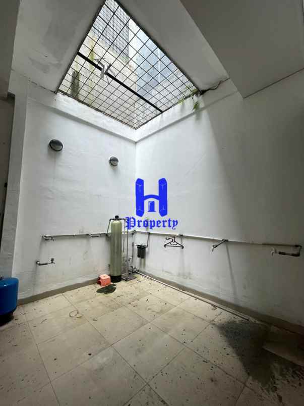 dijual rumah komplek mutiara residence