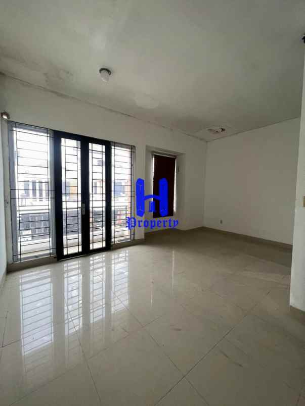 dijual rumah komplek mutiara residence