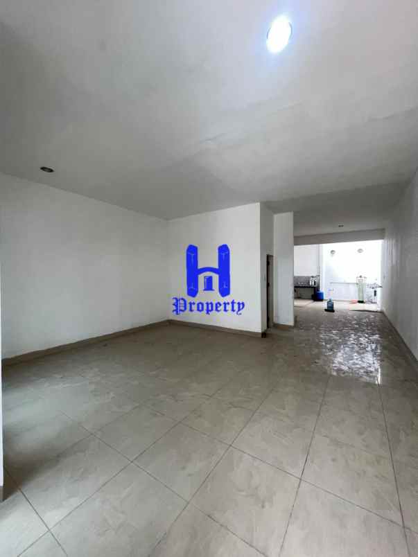 dijual rumah komplek mutiara residence