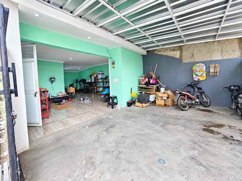 dijual rumah komplek permata biru
