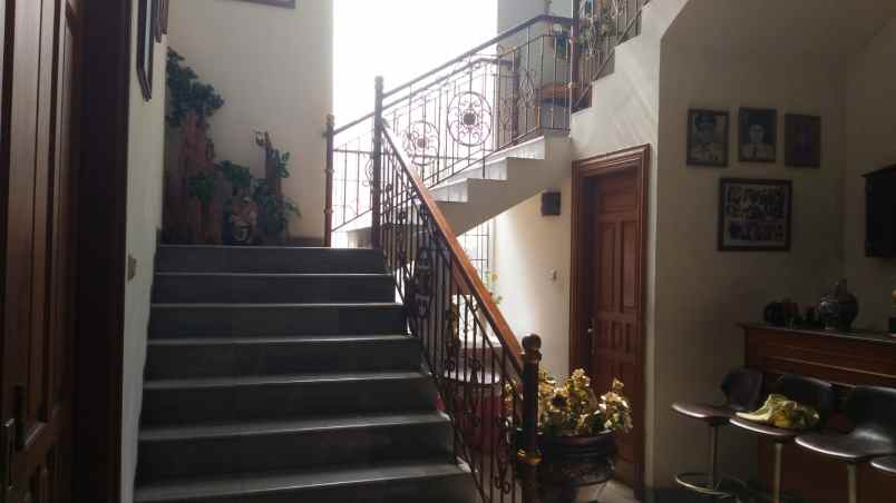 dijual rumah komplek perumahan kavling