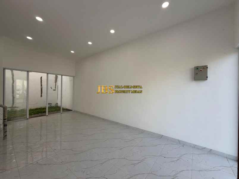 dijual rumah komplek royal sumatera