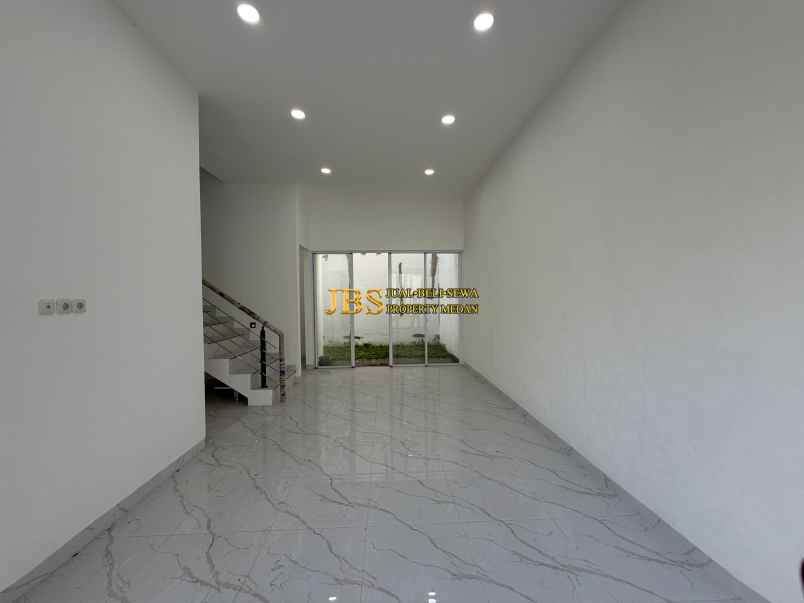 dijual rumah komplek royal sumatera