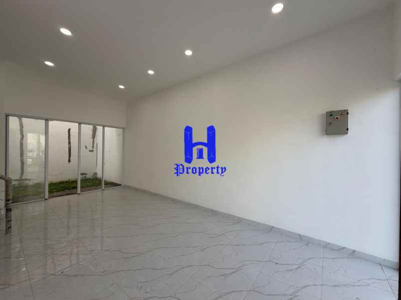 dijual rumah komplek royal sumatera