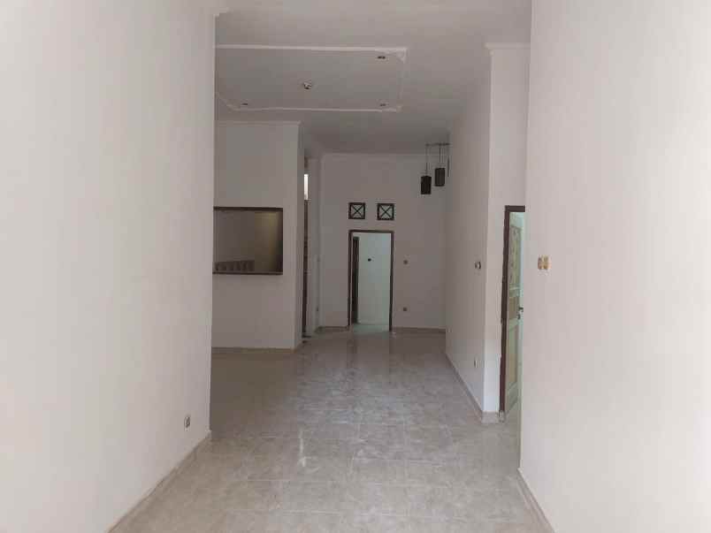 dijual rumah komplek sekneg blok v no 9
