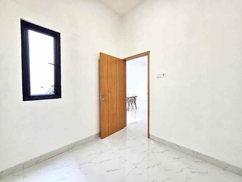 dijual rumah kota harapan indah bekasi