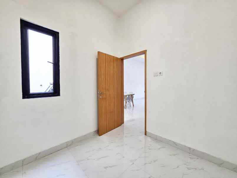 dijual rumah kota harapan indah bekasi