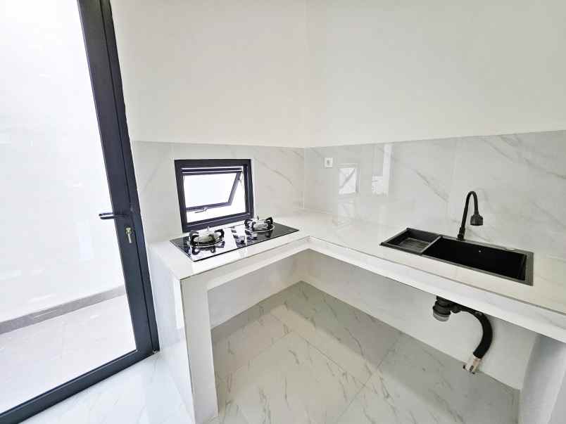 dijual rumah kota harapan indah bekasi