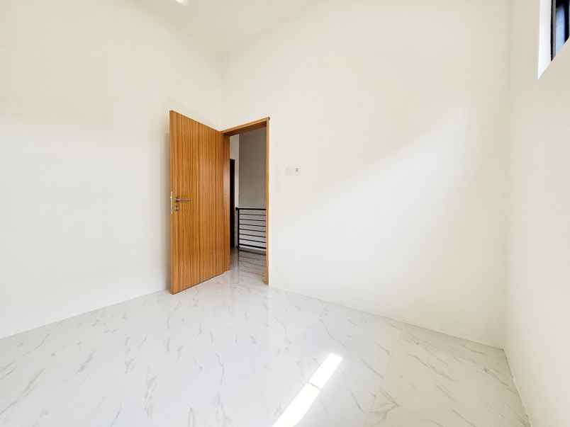 dijual rumah kota harapan indah bekasi