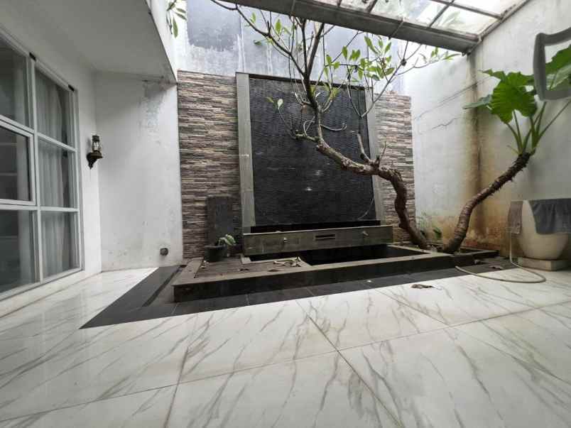 dijual rumah kota wisata cibubur