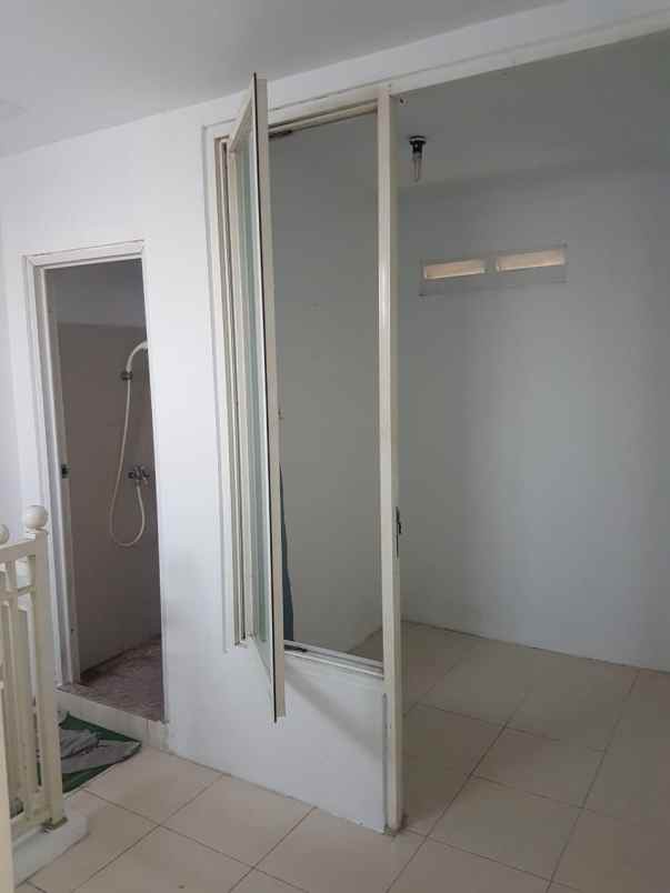 dijual rumah ladiva greenhill menganti