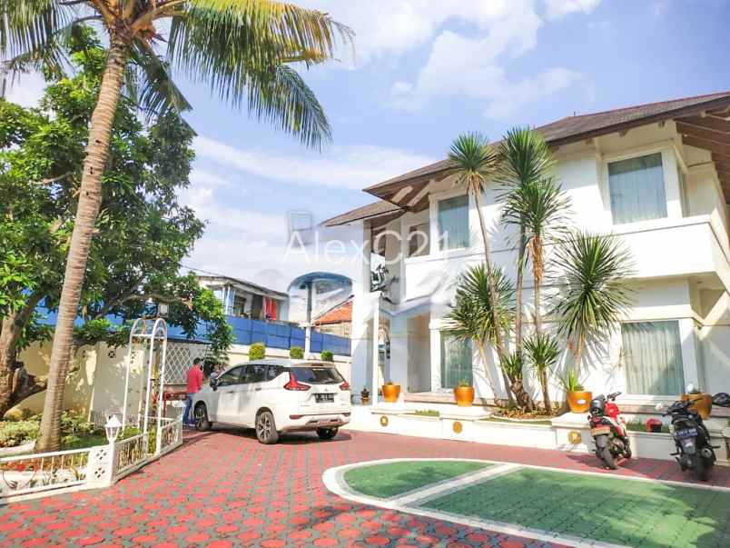 dijual rumah lebak bulus