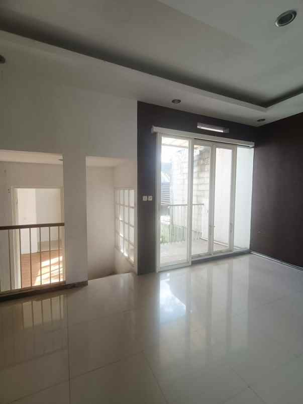 dijual rumah lokasi jalan ikan ikan kota malang