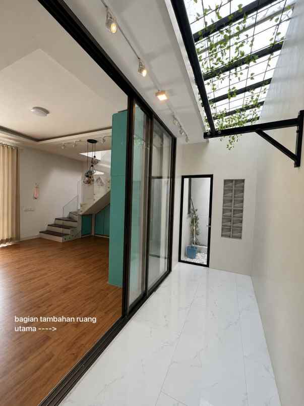 dijual rumah lokasi permata jingga kota malang