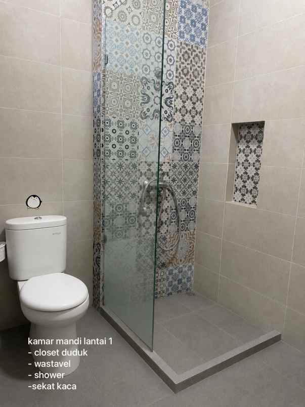 dijual rumah lokasi permata jingga kota malang