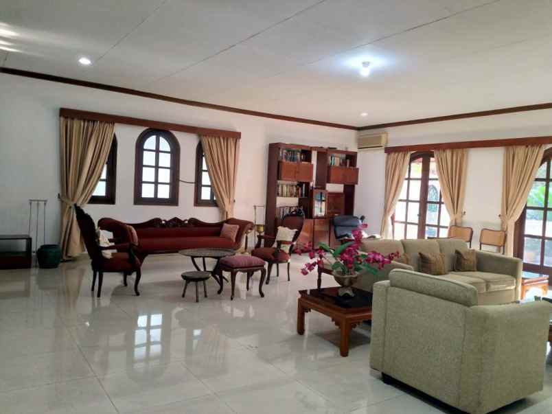 dijual rumah luas 915 radio dalam jakarta selatan