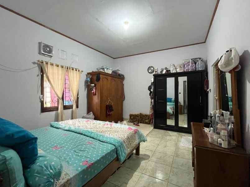 dijual rumah luas asri di mekarjaya depok