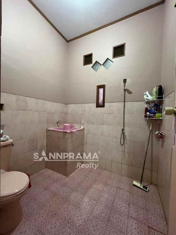 dijual rumah luas asri di mekarjaya depok