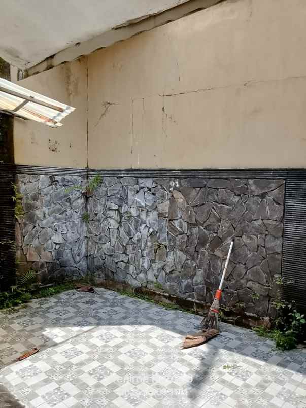 dijual rumah madukismo