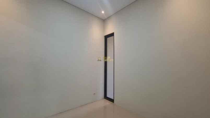 dijual rumah maguwoharjo depok sleman