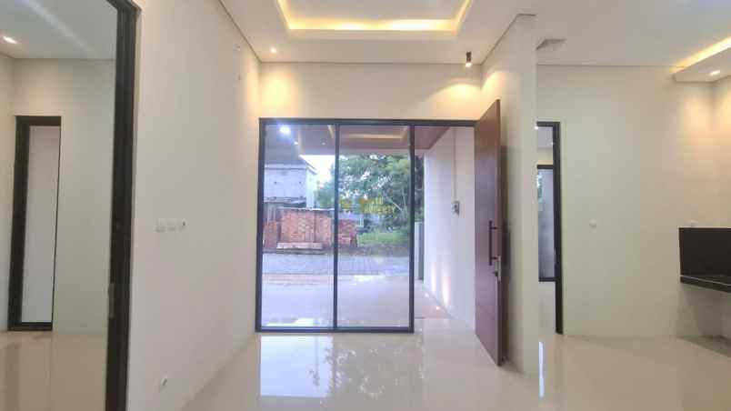 dijual rumah maguwoharjo depok sleman