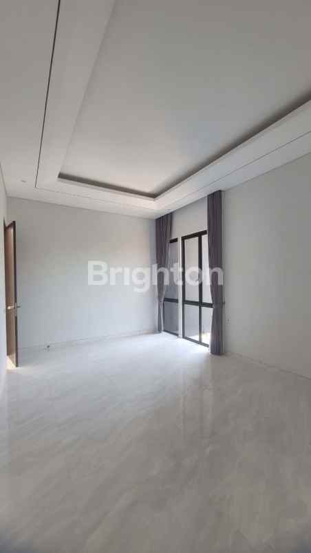 dijual rumah manyar indah