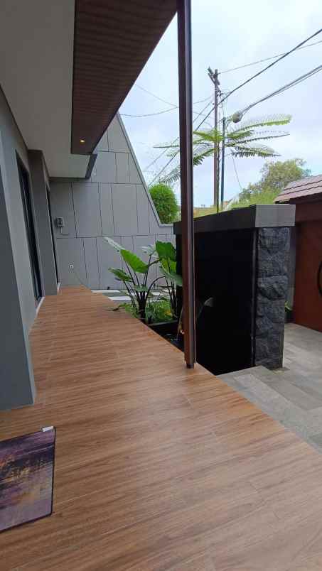 dijual rumah manyar kertoadi