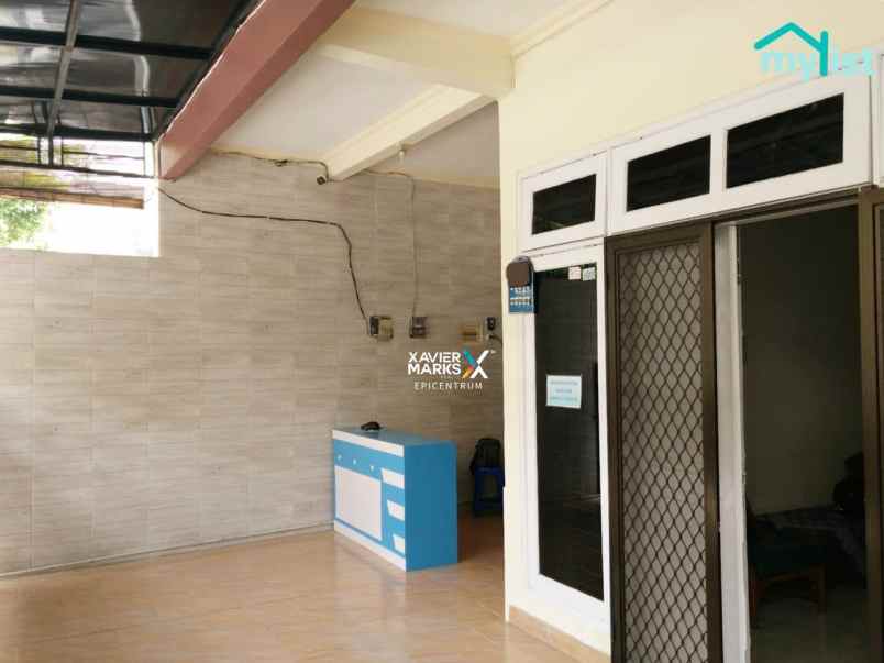 dijual rumah manyar rejo