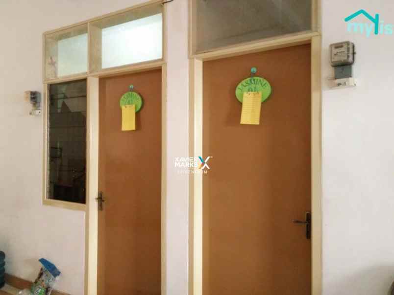 dijual rumah manyar rejo