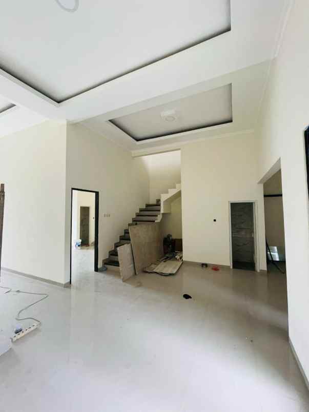 dijual rumah medayu utara