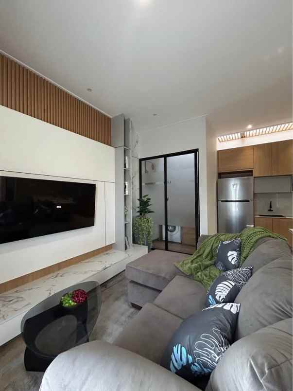 dijual rumah meteseh