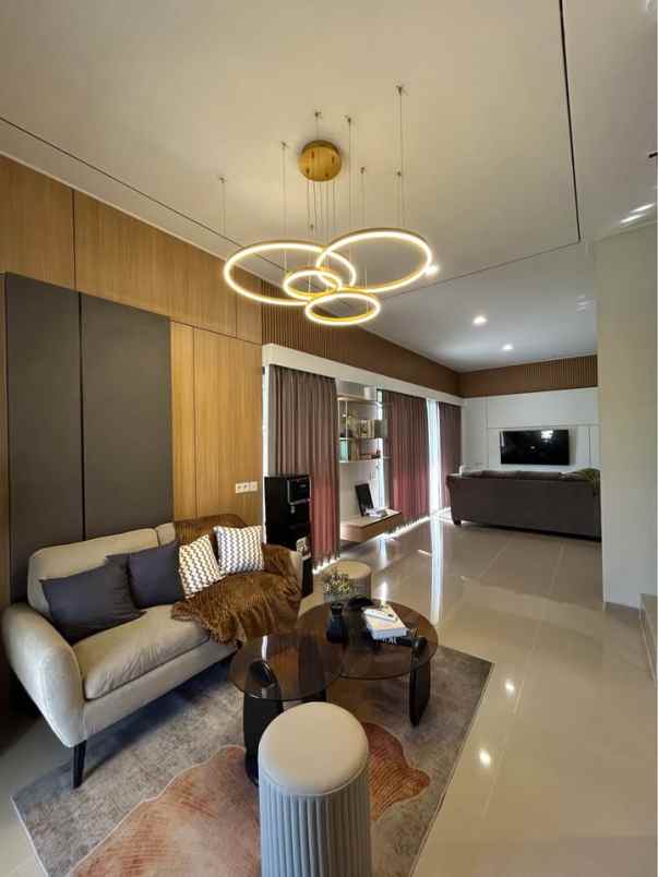 dijual rumah meteseh