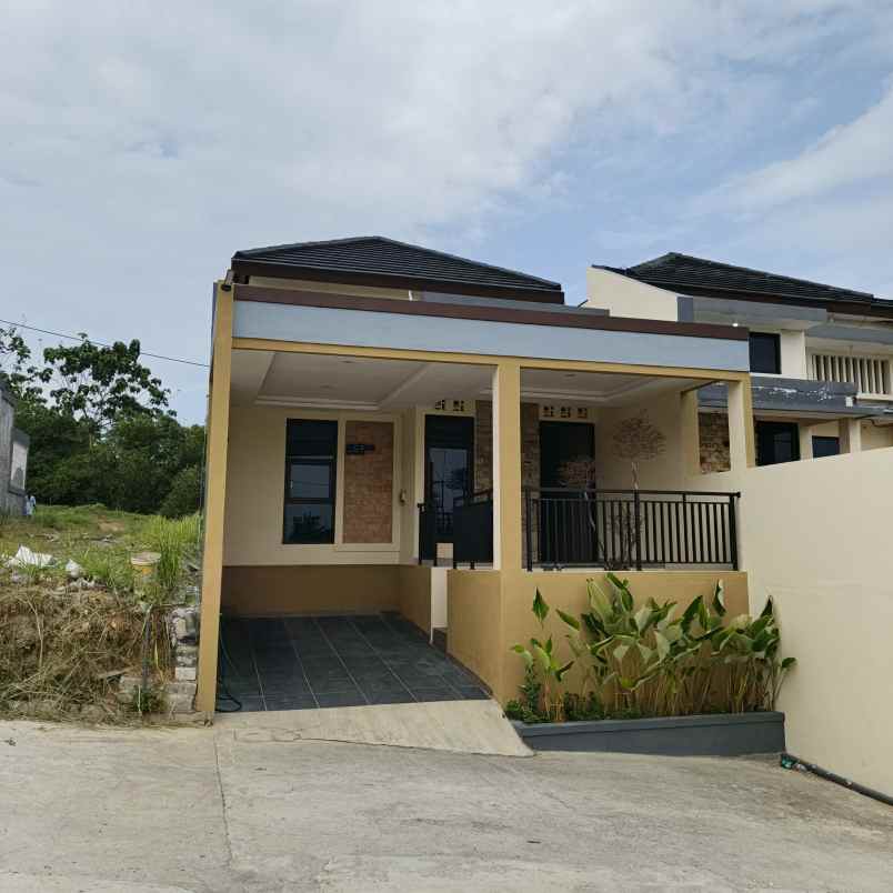 dijual rumah meteseh tembalang