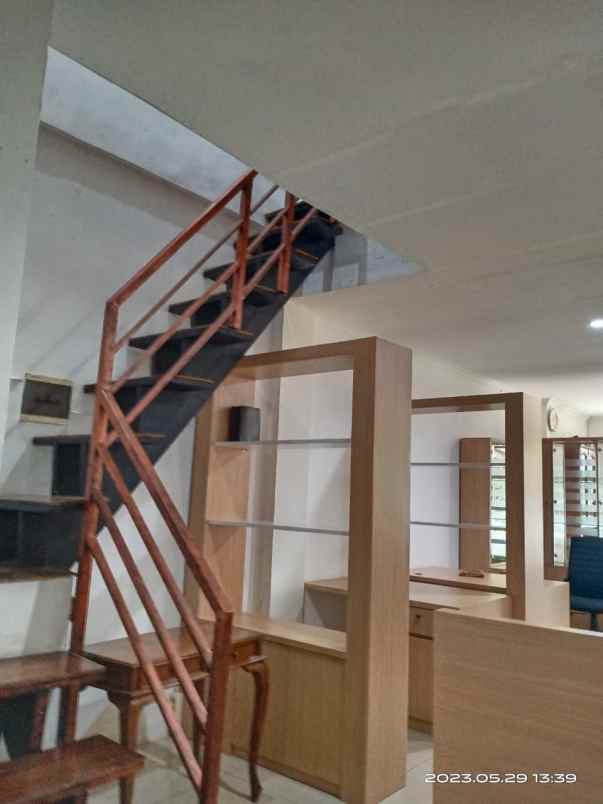 dijual rumah metro indah mall